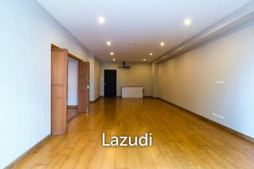 Spacious 1 Bed Condo