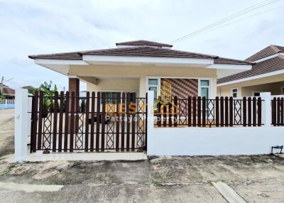 2 Bedrooms Villa / Single House in Chokchai Village 10 East Pattaya H012077