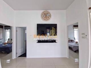 2 Bedrooms Villa / Single House in Chokchai Village 10 East Pattaya H012077