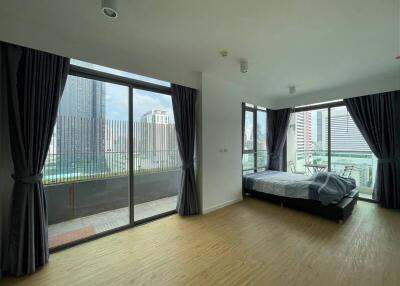 Siamese Surawong – 3 bed