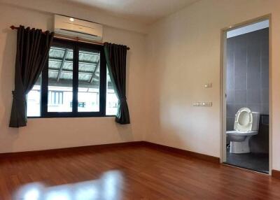 Townhouse for Rent at Areeya Mandarina Sukhumvit 77