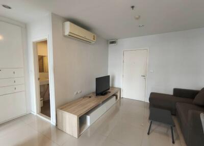 Condo for Rent at ASPIRE RAMA 9