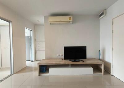 Condo for Rent at ASPIRE RAMA 9