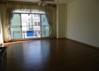 Townhouse for Rent, Sale at Baan Klang Muang The Royal Monaco Srinakarin-Pattanakarn