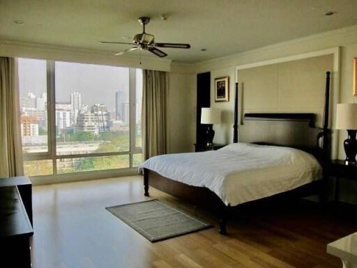 The Park Chidlom 3 bedroom condo for rent