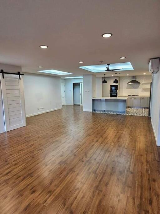 Condo for Rent at Beverly Hills Mansion