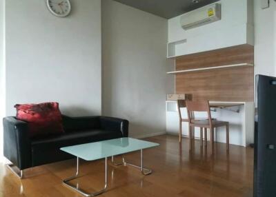 Condo for Rent at Blocs 77