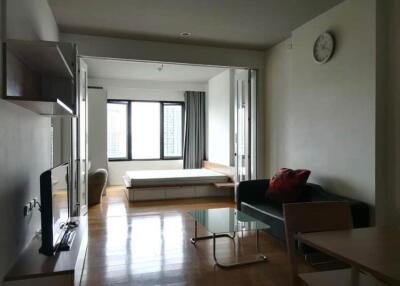 Condo for Rent at Blocs 77