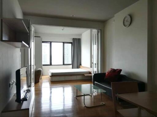 Condo for Rent at Blocs 77