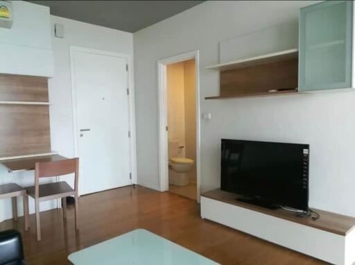 Condo for Rent at Blocs 77