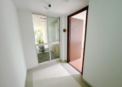 Condo for Rent at Centric Scene Ari 2