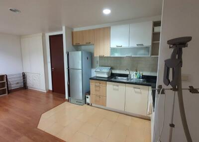 Condo for Rent at Centric Scene Ari 2