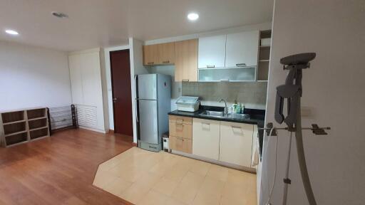 Condo for Rent at Centric Scene Ari 2