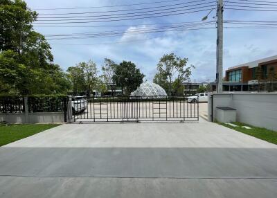 House for Rent, Sale at Centro Bangn