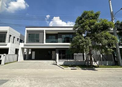 House for Rent, Sale at Centro Bangn