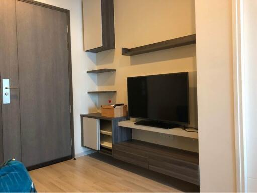 Condo for Rent at Centric Huai Khwang Station