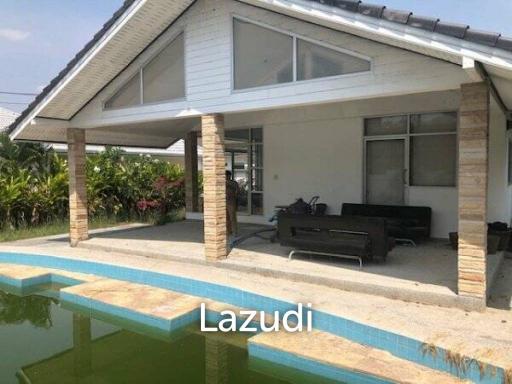 3 Pool Villas for sale together in need of renovation