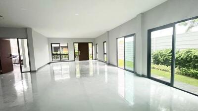 House for Sale iat The City Bangna