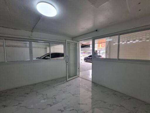 Commercial Building for Rent in Rama 3 - Narathiwas