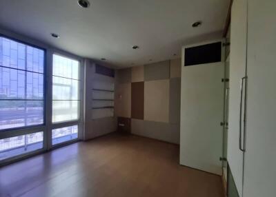 Commercial Building for Rent in Rama 3 - Narathiwas