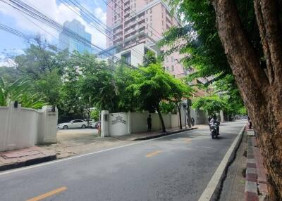 Commercial/Shophouse for Rent in Silom-Saladeang