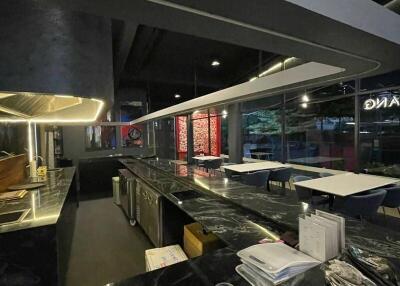 Commercial/Shophouse for Rent in Phetburi-Asoke