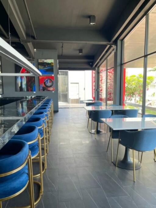 Commercial/Shophouse for Rent in Phetburi-Asoke