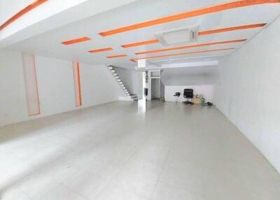 Commercial/Shophouse for Rent in Promphong-Thonglor