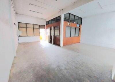 Commercial/Shophouse for Rent in Promphong-Thonglor