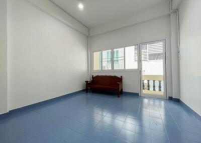 Commercial/Shophouse for Rent in Ratchathewi