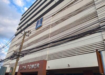 Commercial/Shophouse for Rent at L.P.N. Tower