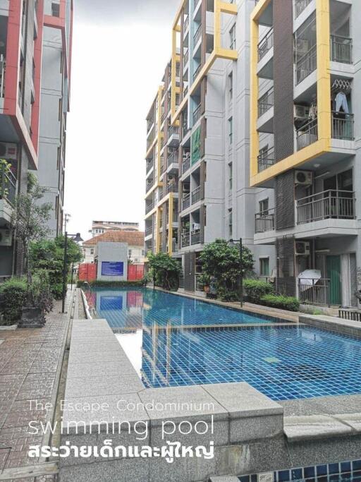 Condo for Rent at The Escape Condominium