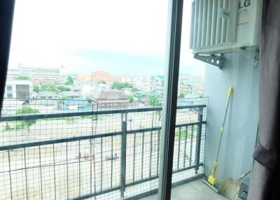 Condo for Rent at The Escape Condominium