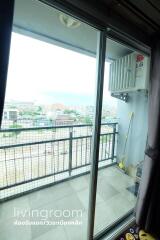 Condo for Rent at The Escape Condominium