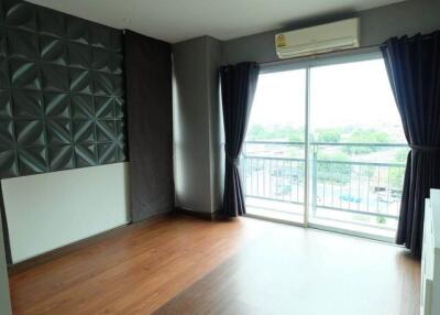 Condo for Rent at The Escape Condominium