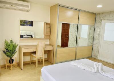 Floraville Serviced Apartment