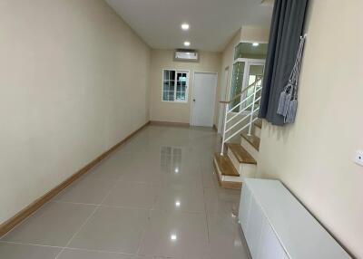 Townhouse for Rent at Golden Town Sukhumvit-Lasalle