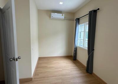 Townhouse for Rent at Golden Town Sukhumvit-Lasalle