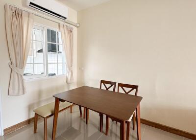 Townhouse for Rent at Golden Town RuamChok