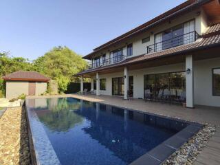 Luxury Pool Villa with Lake View