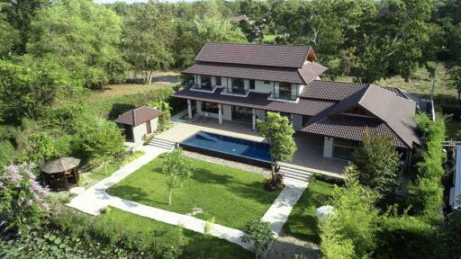 Luxury Pool Villa with Lake View