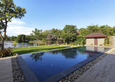 Luxury Pool Villa with Lake View