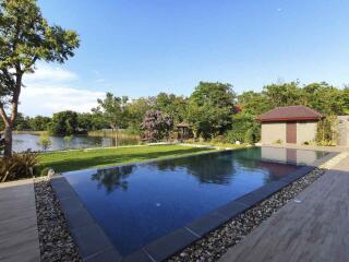 Luxury Pool Villa with Lake View