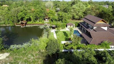 Luxury Pool Villa with Lake View