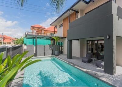 Modern Pool Villa for Rent near Panyaden International School