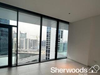 High Floor  Vacant  Bright  Spacious