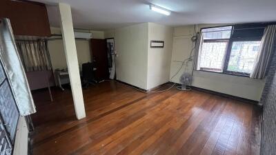 House for Sale in Phra Khanong.