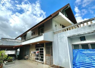 House for Sale in Sathon.