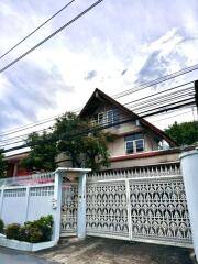 House for Sale in Sathon.