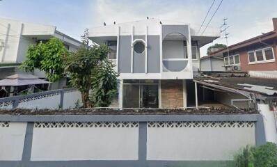 House for Sale in prakanong.